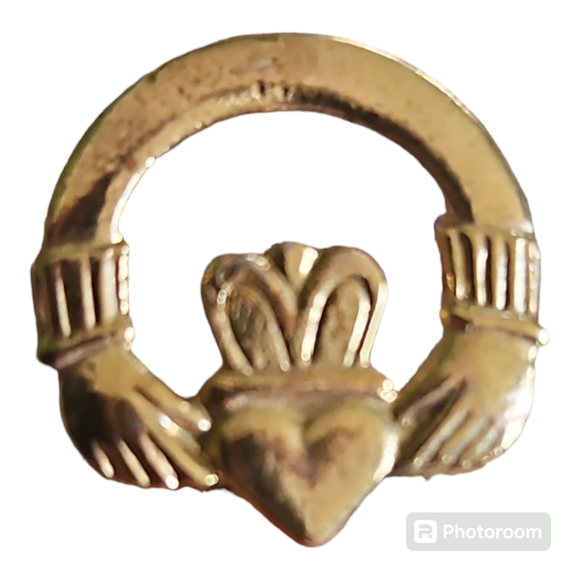 Gold Plated Claddagh Tie/Lapel Pin - Picture 4 of 4